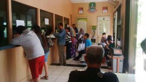 Jelang pemungutan suara, Kantor Disdukcapil Singkil disesaki warga