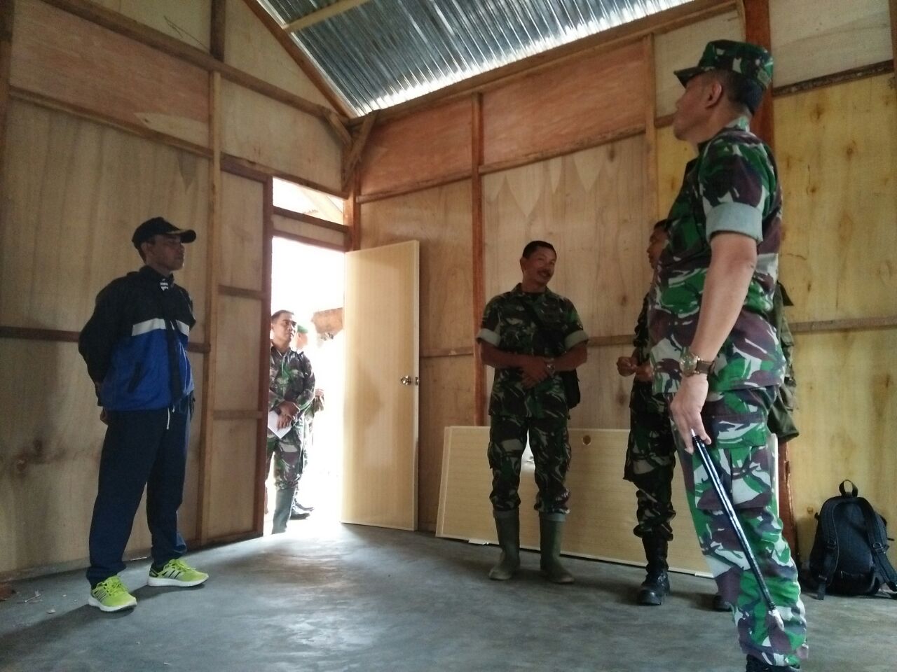 Danrem tinjau perkembangan pembangunan rumah di Pijay