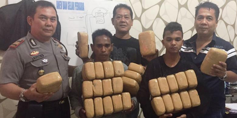 Ikut bawa ganja 30 kg dari Aceh ke Medan, satu pelajar diringkus