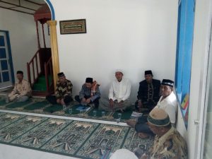 Ayah Panton silaturahmi dengan warga Desa Buket Hagu