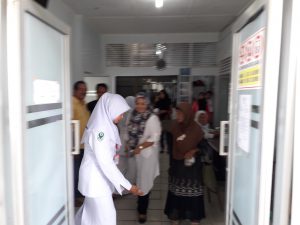 Hj Yuniar belusukan ke RSUD Langsa