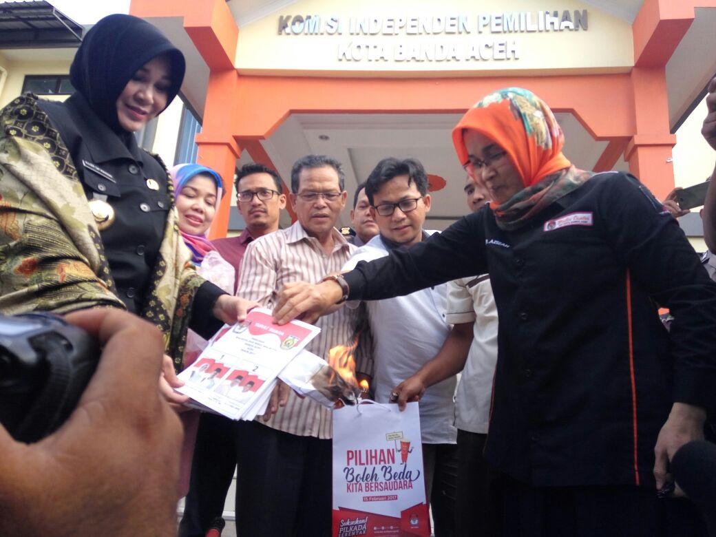 KIP Banda Aceh musnahkan surat suara rusak