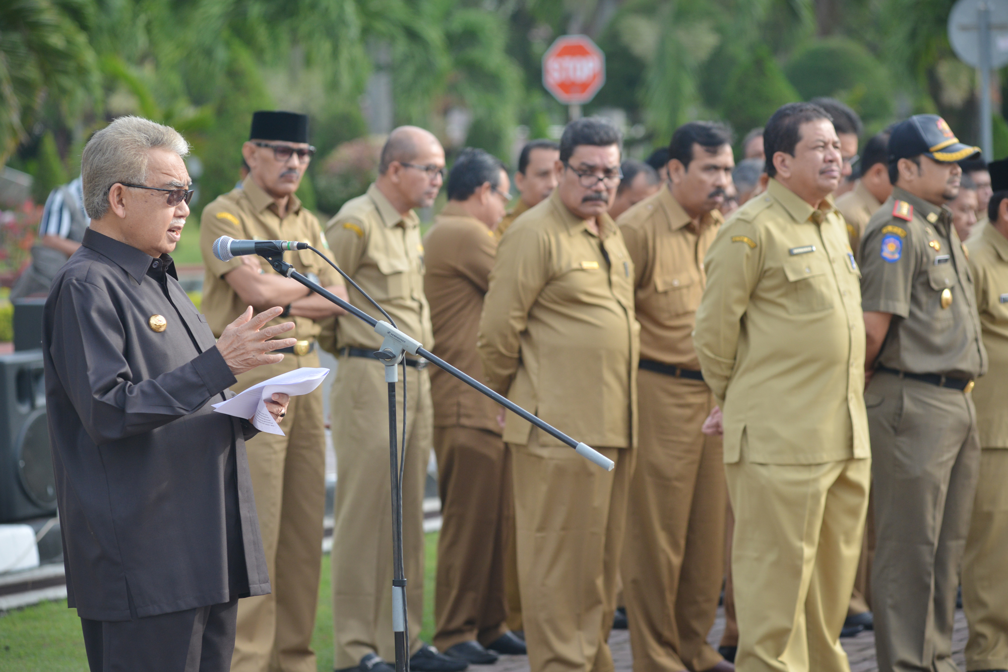 Gubernur Instruksikan ASN Tingkatkan Kinerja