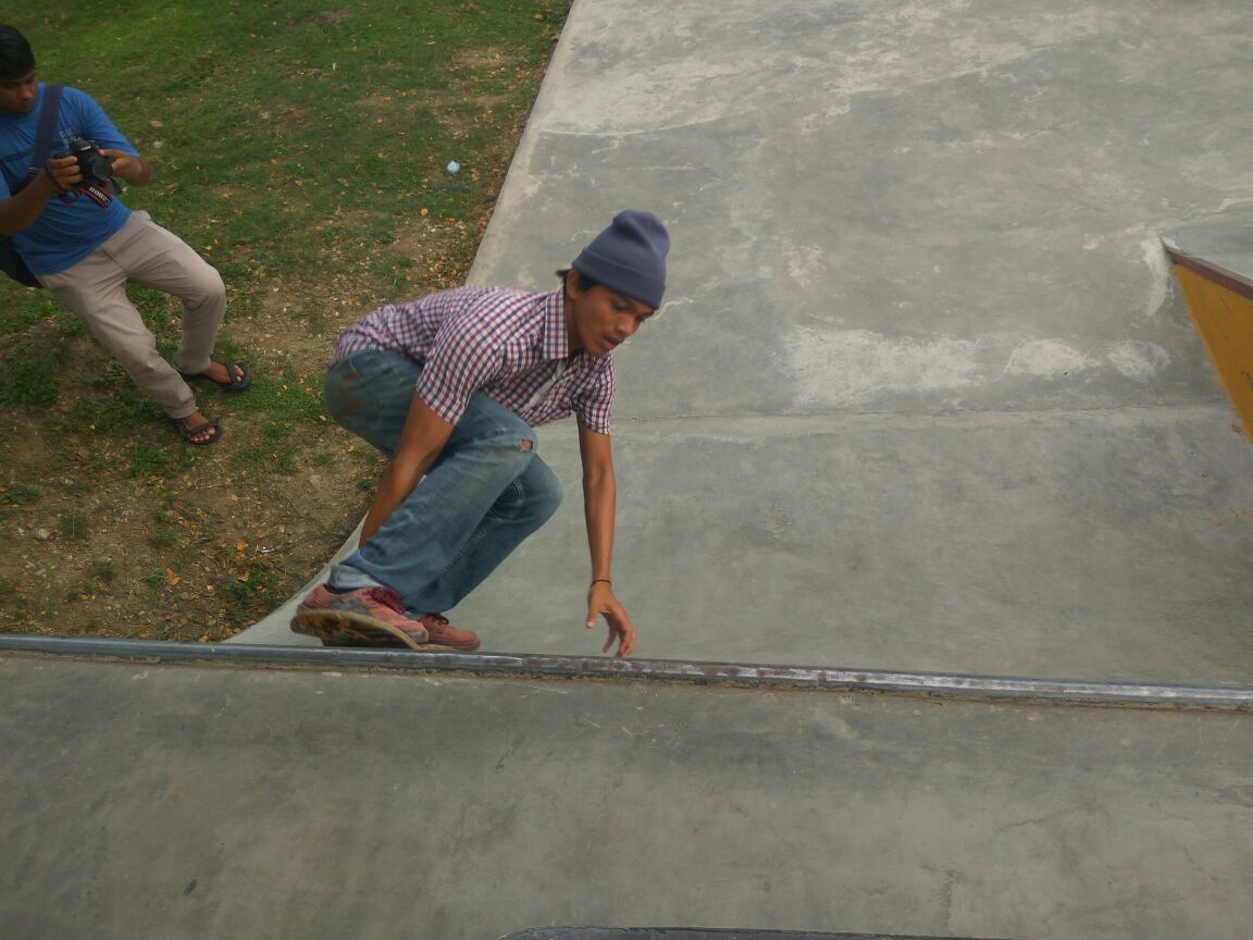 Skateboard, olahraga esktrem pemuda Banda Aceh