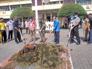 Aparat musnahkan ganja yang ditemukan di Ie Suum