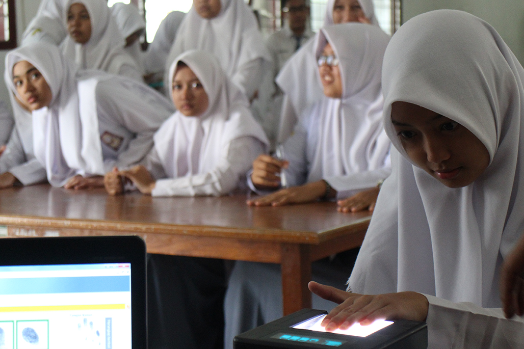 Perekaman E-KTP, Disdukcapil Banda Aceh ‘jemput bola’ hingga ke sekolah