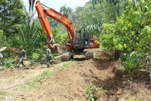 Kegiatan TMMD, prajurit Kodim Aceh Utara buka jalan di bekas daerah konflik