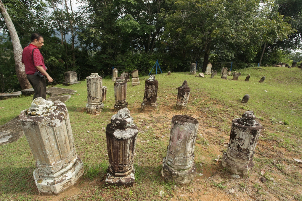 Makam-makam Tua di Barus