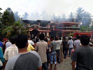 Konslet listrik, dua rumah di Teunom terbakar