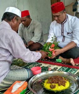 Abusyik dan Fadhlullah dipeusijuek masyarakat Simpang Tiga