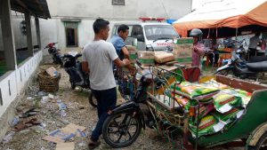 Rafli Kande serahkan bantuan kepasa korban kebakaran Aceh Selatan