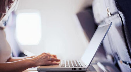 Tips aman bawa laptop di bagasi pesawat