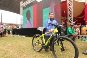Peserta Penas KTNA dapat sepeda dari Jokowi