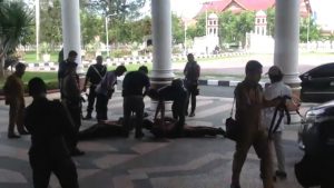 Buat gaduh di Kantor Gubernur Aceh, tiga pria diamankan