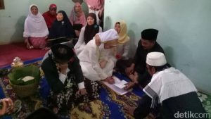 Gadis Italia dengan pemuda desa di Batang akhirnya menikah