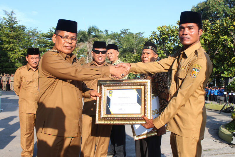 Pemko Banda Aceh beri penghargaan kepada 3 SKPK dan 2 gampong