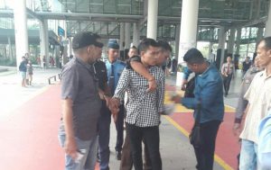 Pelaku pembunuhan satu keluarga ditunda kepulangannya ke Aceh