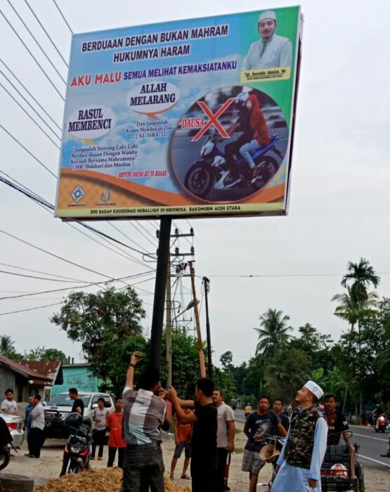 Khawatir pergaulan remaja, Bakomubin pasang reklame penegakan Syariat Islam