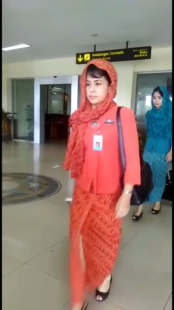 Mawardi sayangkan rok Pramugari Garuda Indonesia masih Mawardi sayangkan rok Pramugari Garuda Indonesia masih