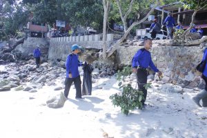 Peringati HPSN 2018, FKH Teurawah bersihkan lokasi wisata