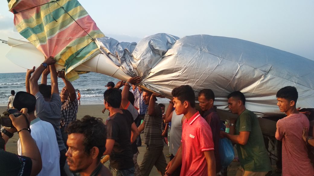 Masyarakat bantu evakuasi pesawat Irwandi