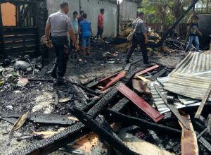 Rumah Keuchik Manyang Baroh ludes terbakar