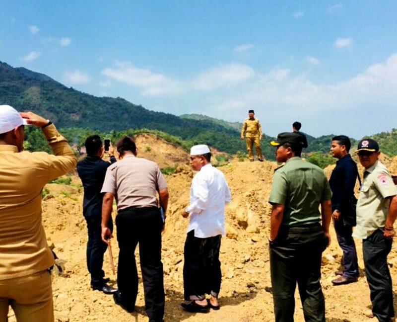 Bupati Aceh Besar tutup lokasi Galian C di Darul Kamal