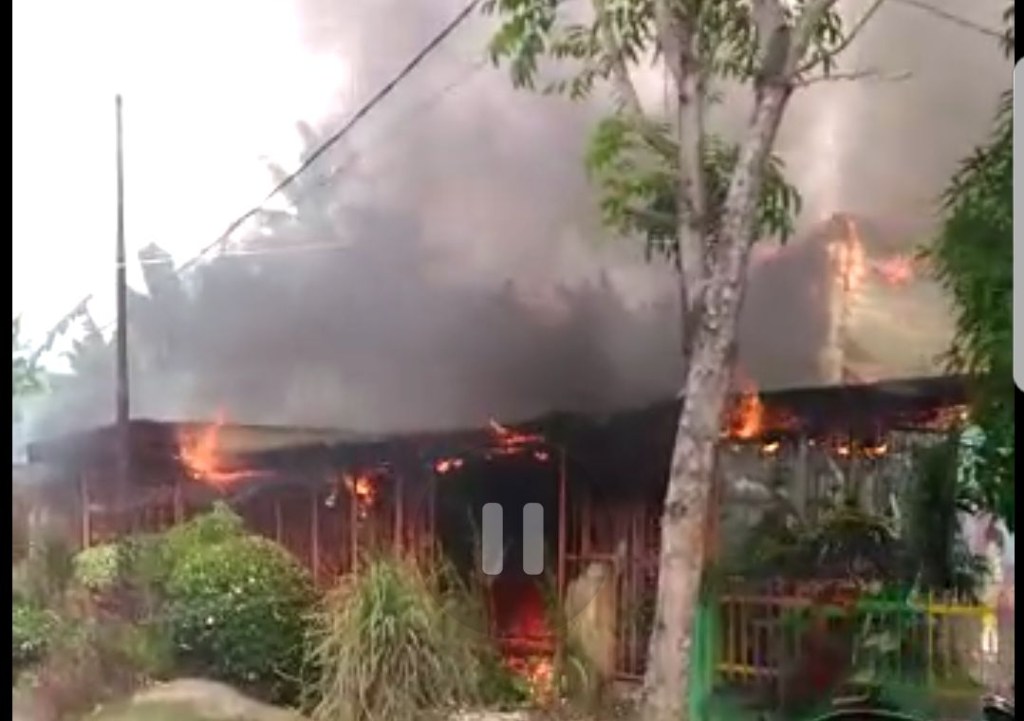 Rumah pensiunan PNS di Langsa dilalap api