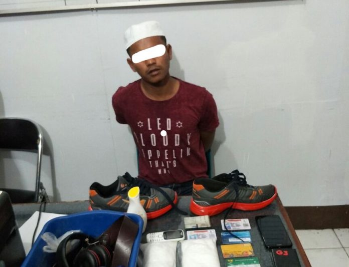 Tersangka pembawa ganja