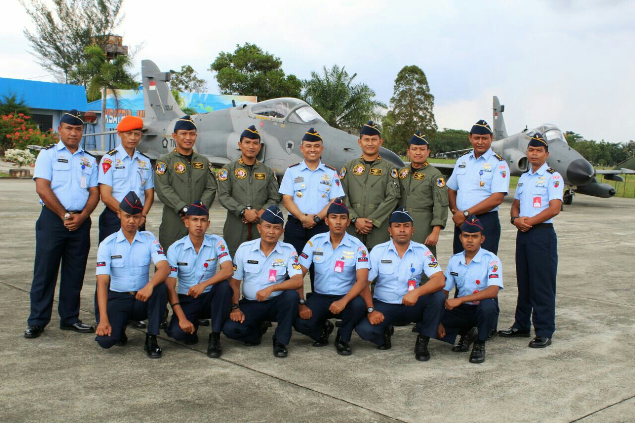 Pesawat Hawk 100/200 selesai latihan di Aceh