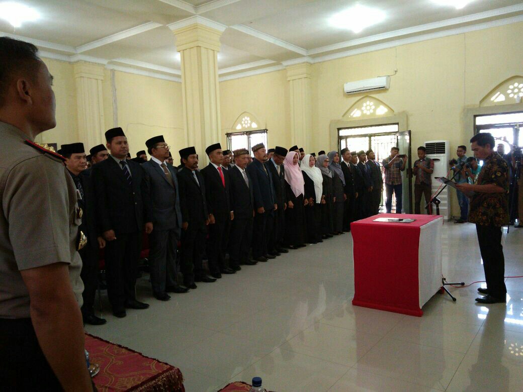 Bupati Abdya lantik ratusan pejabat eselon II dan III