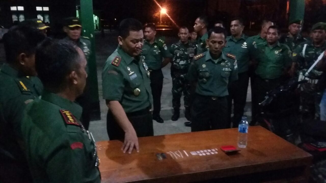 Pangdam periksa sabu-sabu hasil penggerebakan anggota Kodim Nagan Raya