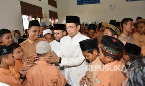 Kunjungi dayah di Aceh Besar, TGB: Santri bisa jadi orang penting