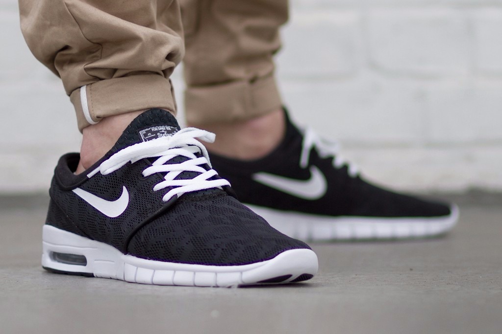 sb janoski max black and white