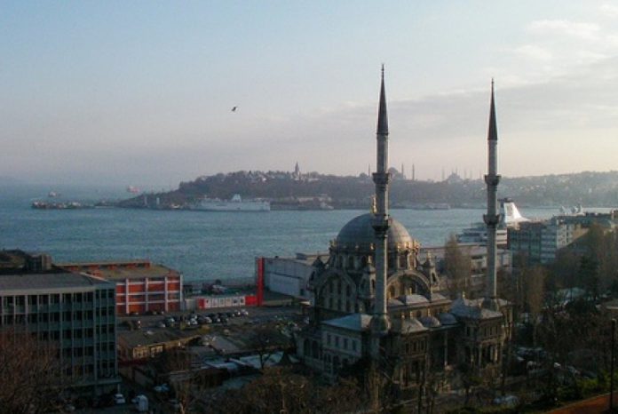 masjid-nusretiye-di-istanbul-turki-_120829095225-430