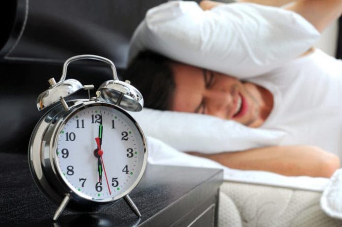 Dampak-kekurangan-waktu-tidur-terhadap-kesehatan-mental-703x467