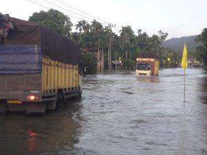 Pengendara Sepmor di Aceh Selatan Terseret Banjir