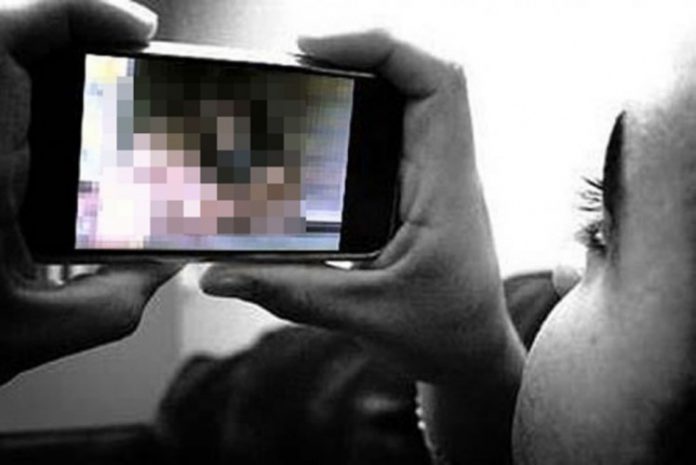 heboh-beredar-video-mesum-ayah-dan-anak-kandung-di-lamsel