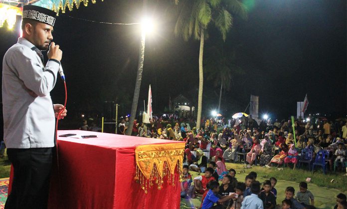Caleg DPR RI dapil Aceh 2 Muharuddin saat bersilaturrahmi dengan masyarakat Gampong Lancang Barat, Dewantara, Aceh Utara -- 2