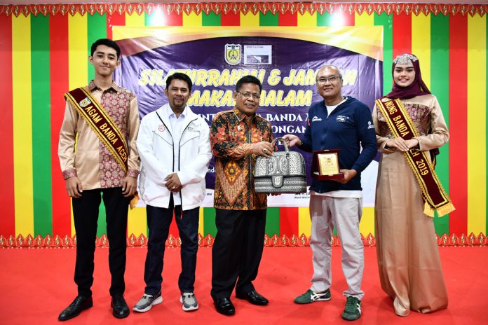 Jamuan makan malam dengan BMW Car Clubs (7)