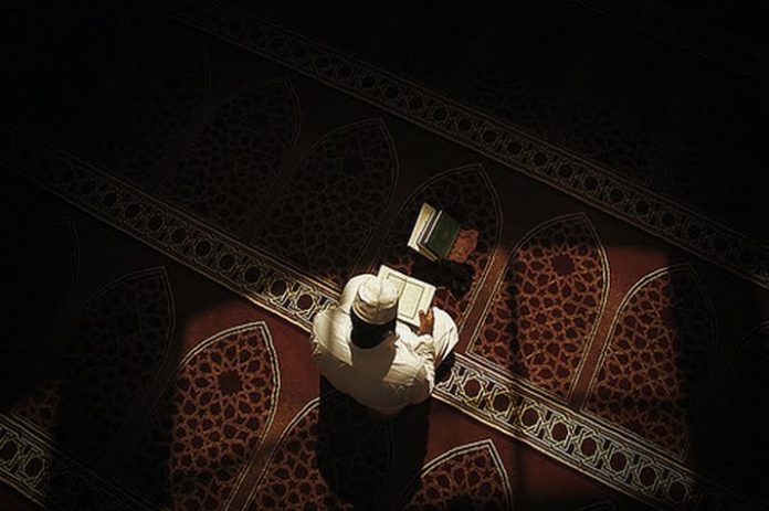 Jika-Demikian-Akulah-Seburuk-Buruk-Penghafal-Alquran
