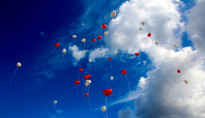 big_890-512-02-02-2018-pelepasan-balon-di-acara-seremonial-ternyata-bisa-berbahaya-bagi-lingkungan-1517505422