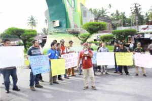 Sejumlah Wartawan dan LSM Gelar Unjuk Rasa di Subulussalam