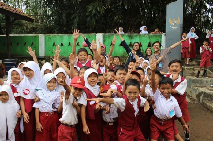 3696_seragam-siswa-sekolah-dasar