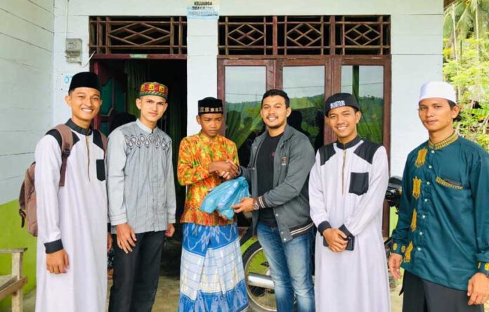 FDM Menggelar Dai Rihlah dan Santunan Anak Yatim FDM Menggelar Dai Rihlah dan Santunan Anak Yatim