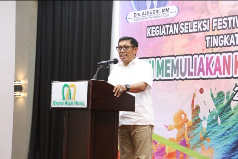 Kadisdik Aceh saat membuka FLS2N SMK 2022 tadi malam (Jumat 27/5/2022).