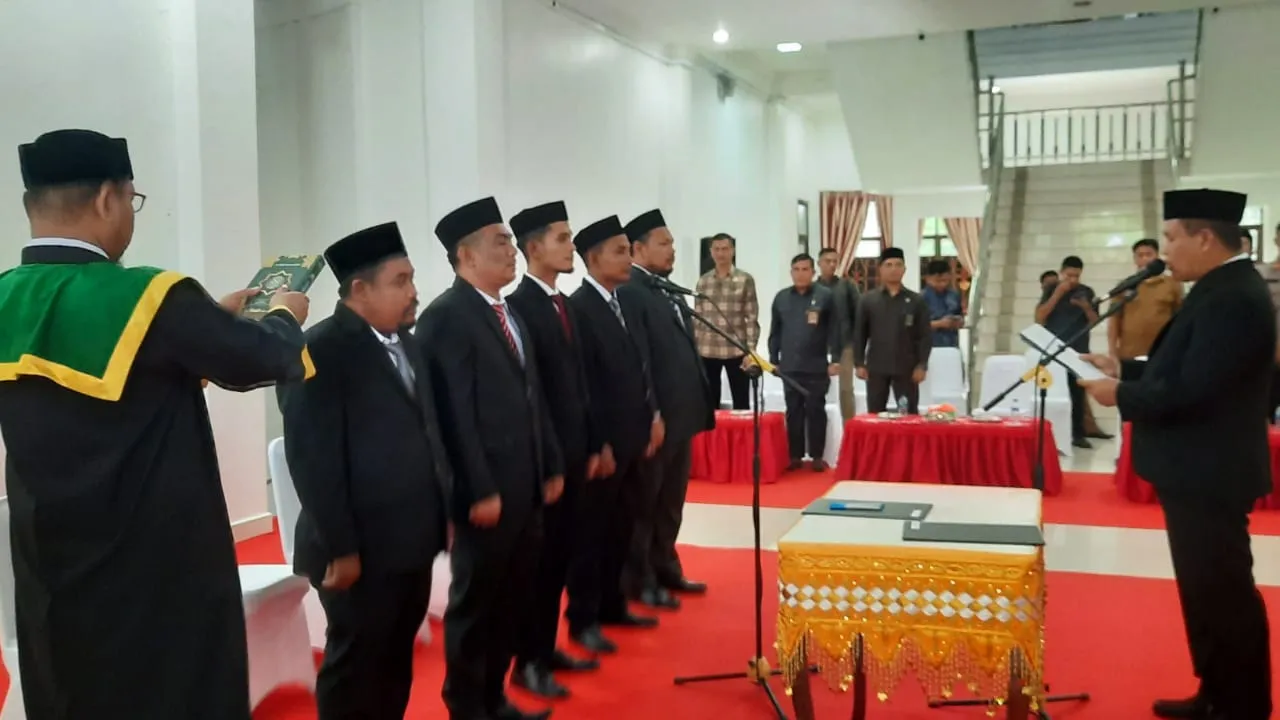 Pj Bupati Abdya Lantik 5 Komisioner KIP