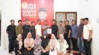 Jamaluddin Idham bersama pengurus Dewan Pimpinan Pusat (DPP) Muda Seudang Aceh. (Foto: MC Jamaluddin Idham)